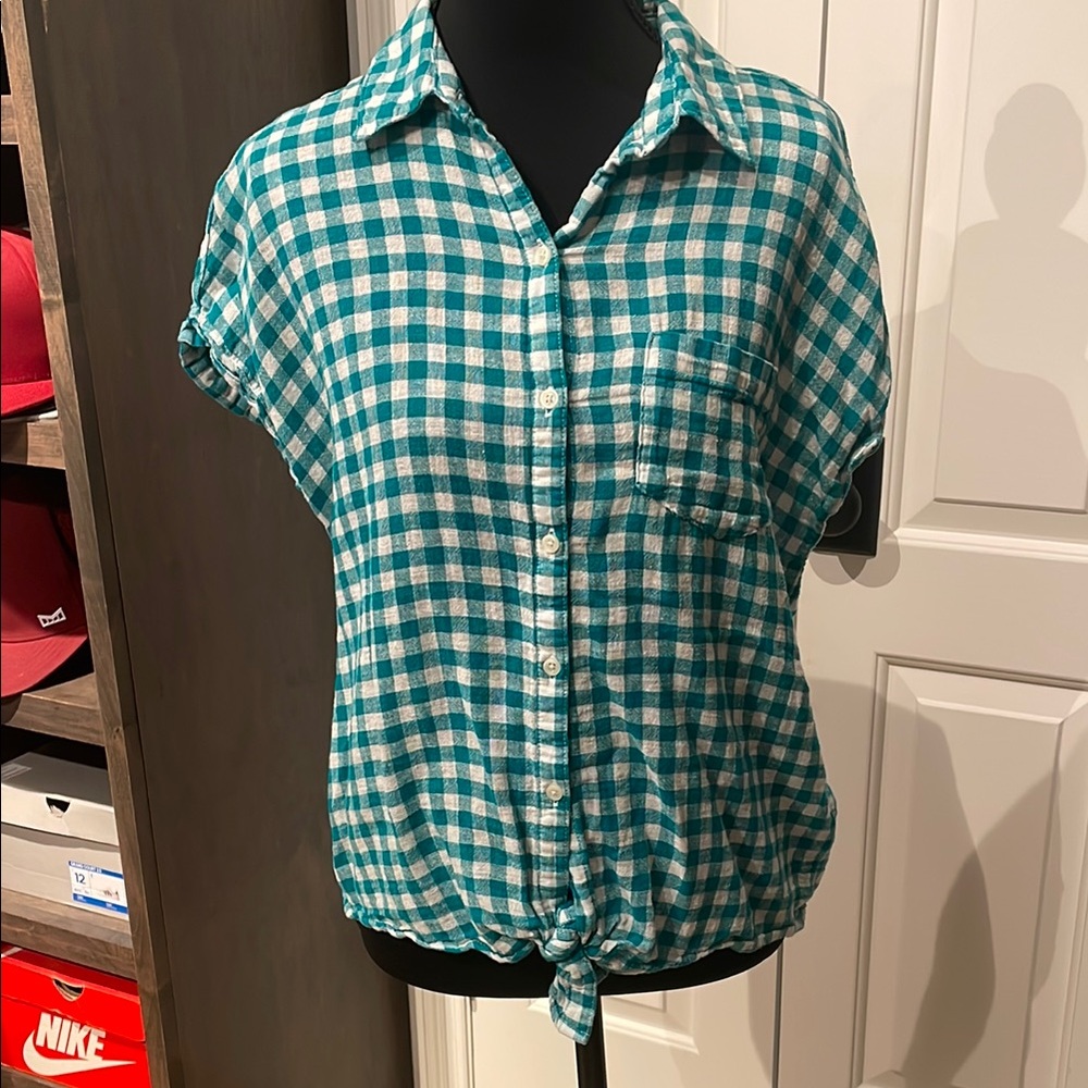 Old Navy Green Checkered Button Down Shirt linen blend material